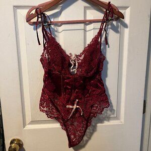 For Love & Lemons Noelle Lace Jacquard Bodysuit Corset Waist Burgundy Large